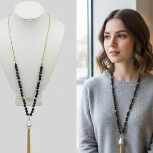 Black gold pearl accent sequoia necklace EUC